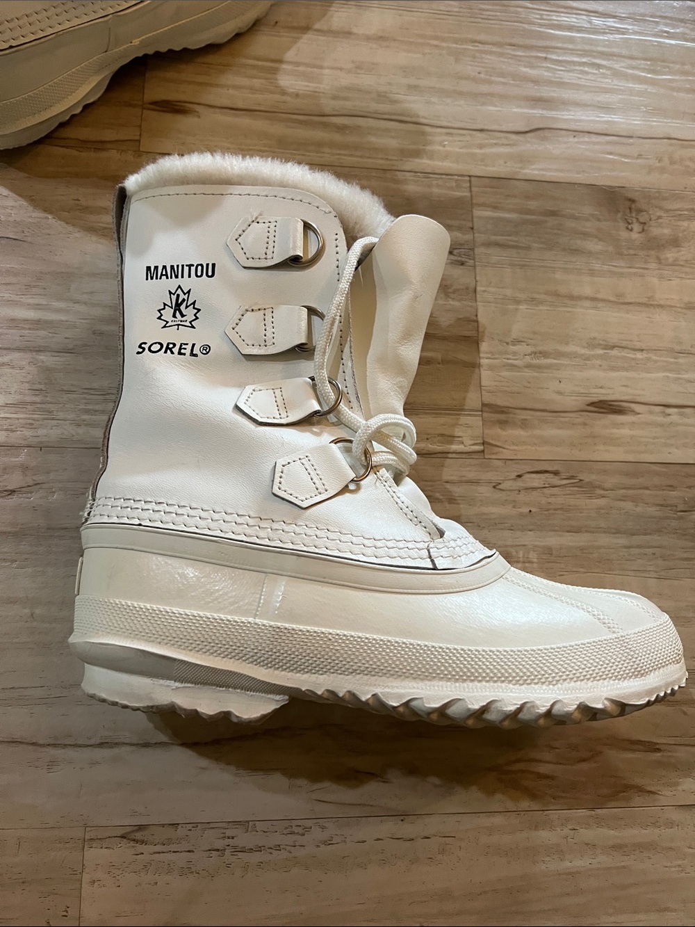 Vintage Sorel Manitou Women's Winter Boots in Off-White with Faux Fur Cuff